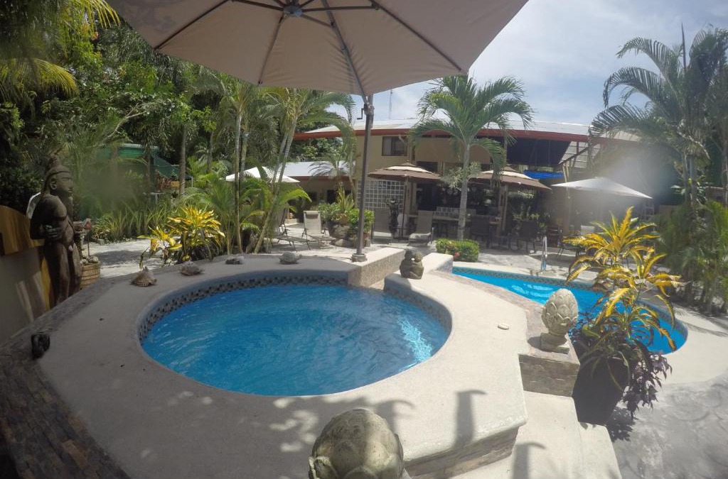 El Cerro Bed & Breakfast | Coyaba Tropical Elegant Adult Guesthouse