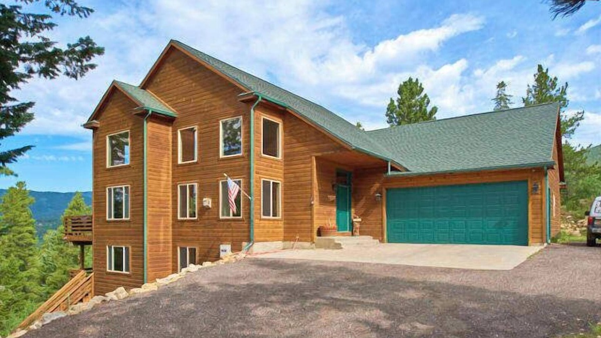 Black Hawk House | Coyote Cottage Retreat, Hot Tub, Deck, Mtn Views