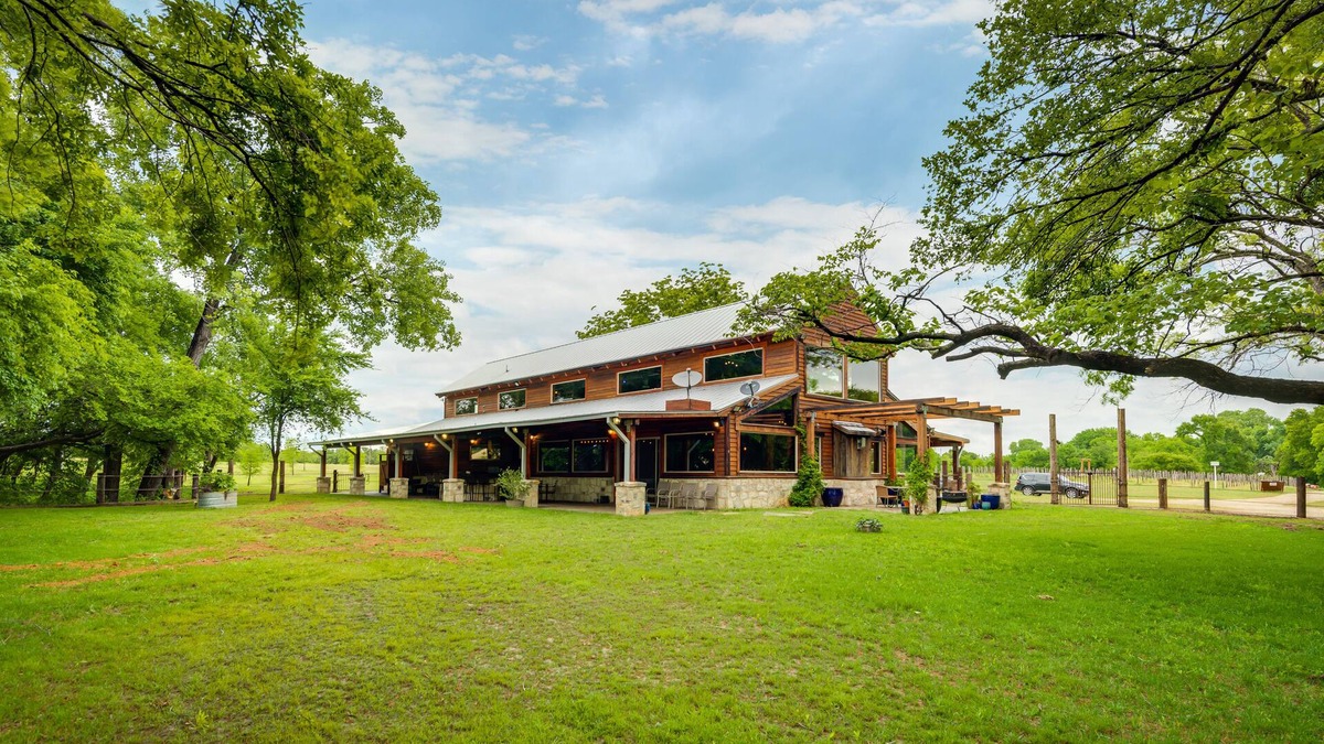 Alvarado House | Coyote Creek Ranch - Rustic Family Reunion Ranch Or Wedding Venue