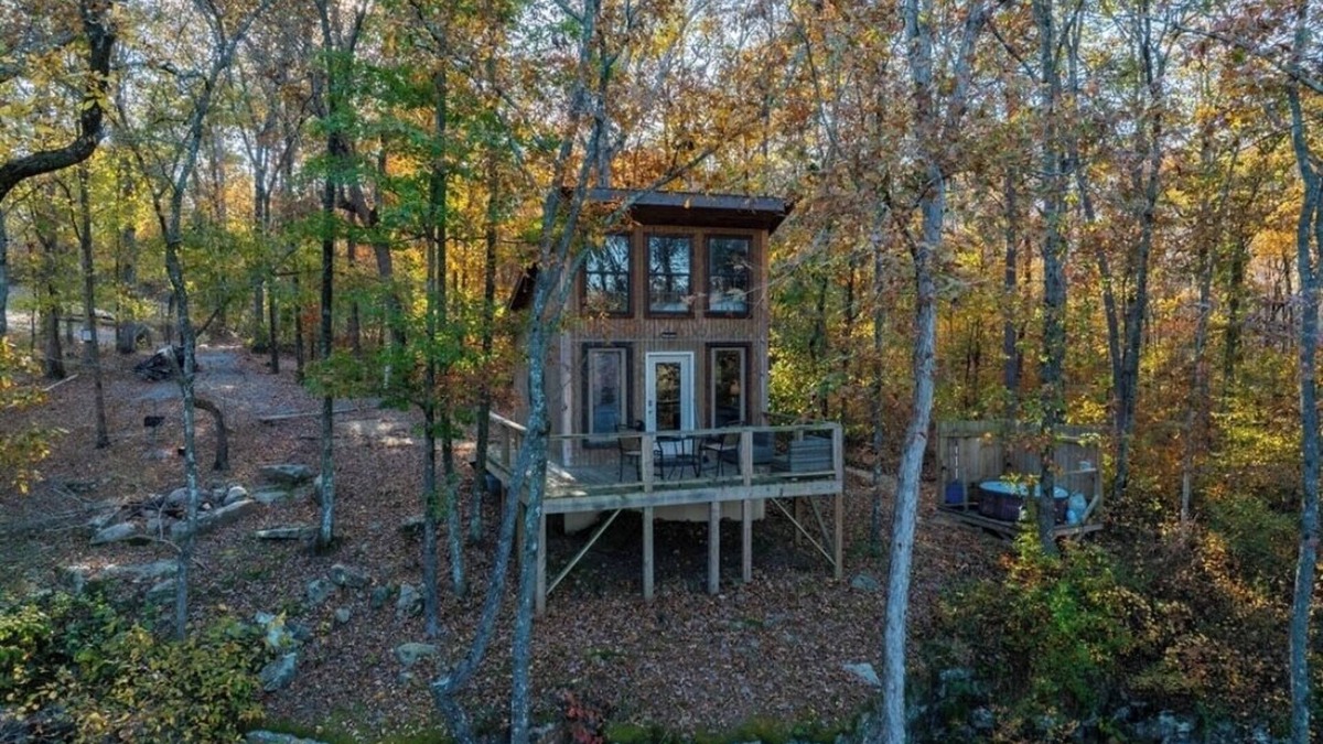 Albertville Cabin | Coyote's Treehouse With Hot Tub