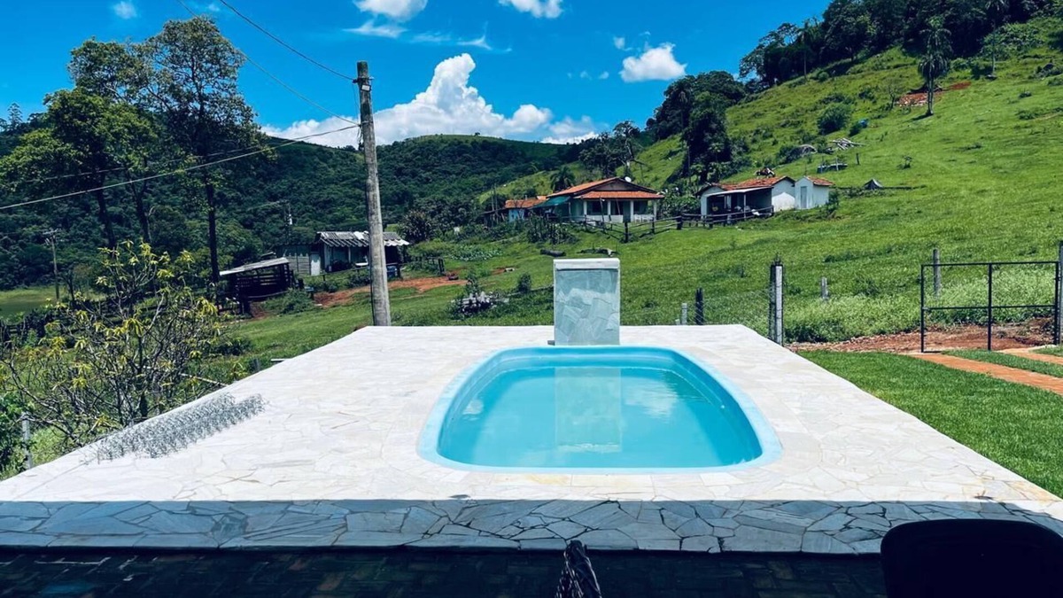 Agua Comprida House | Cozy farm in front of the dam, for water sports and fishing.