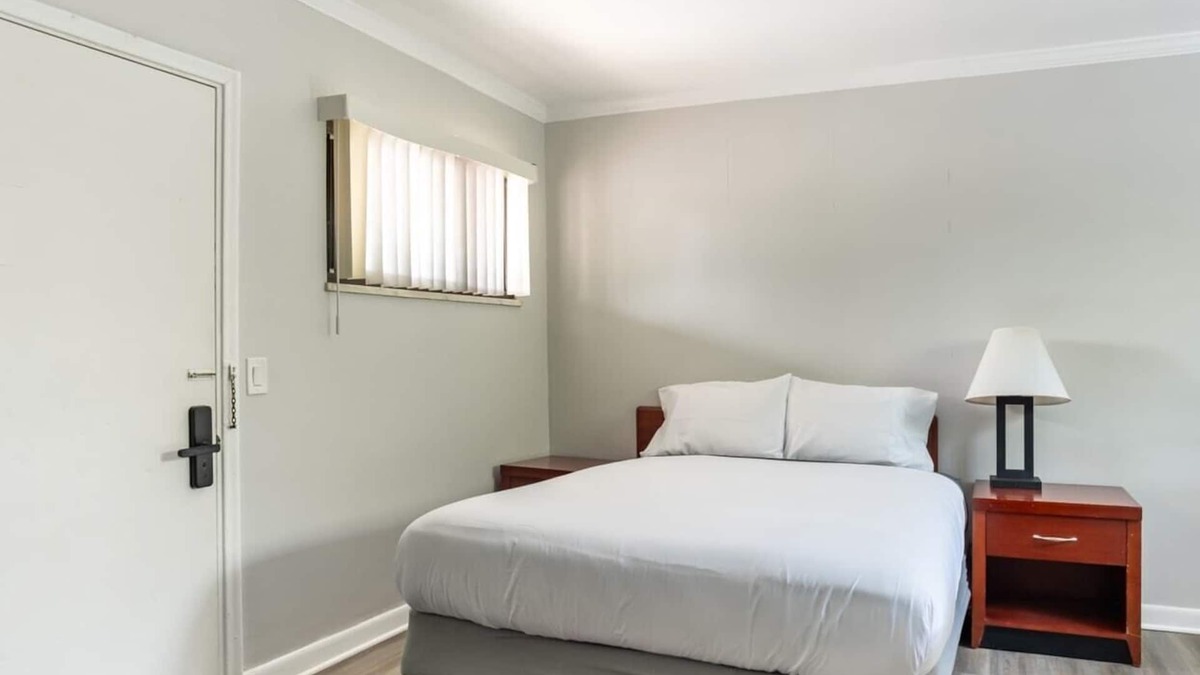 Riverview Apartment | Cozy and Stylish Downtown Detroit Flat | Sleeps 2 + WiFi