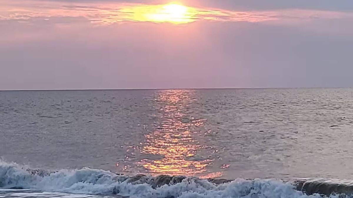 Ocean City Condo | Coziest New Beachfront! King Bed, Direct Sea View!