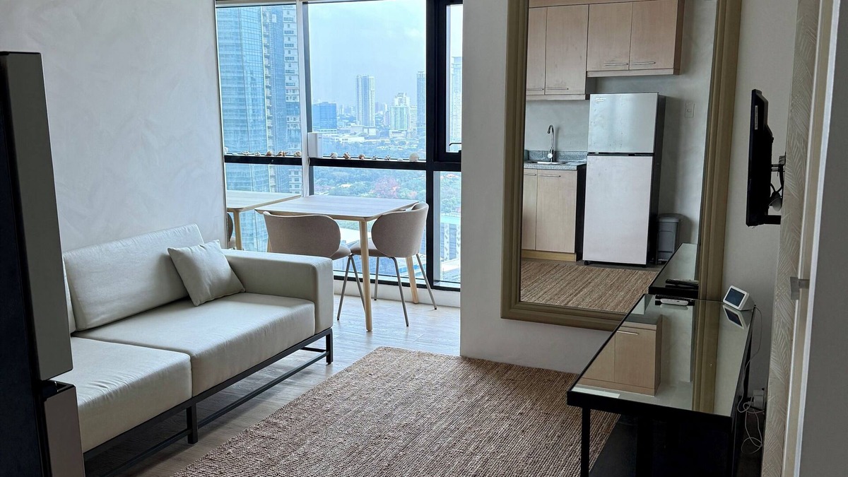 Wack-Wack Greenhills Condo | Cozy 1-BDR condo with AC, Hot Water, and WiFi in Brgy Wack-Wack Greenhills