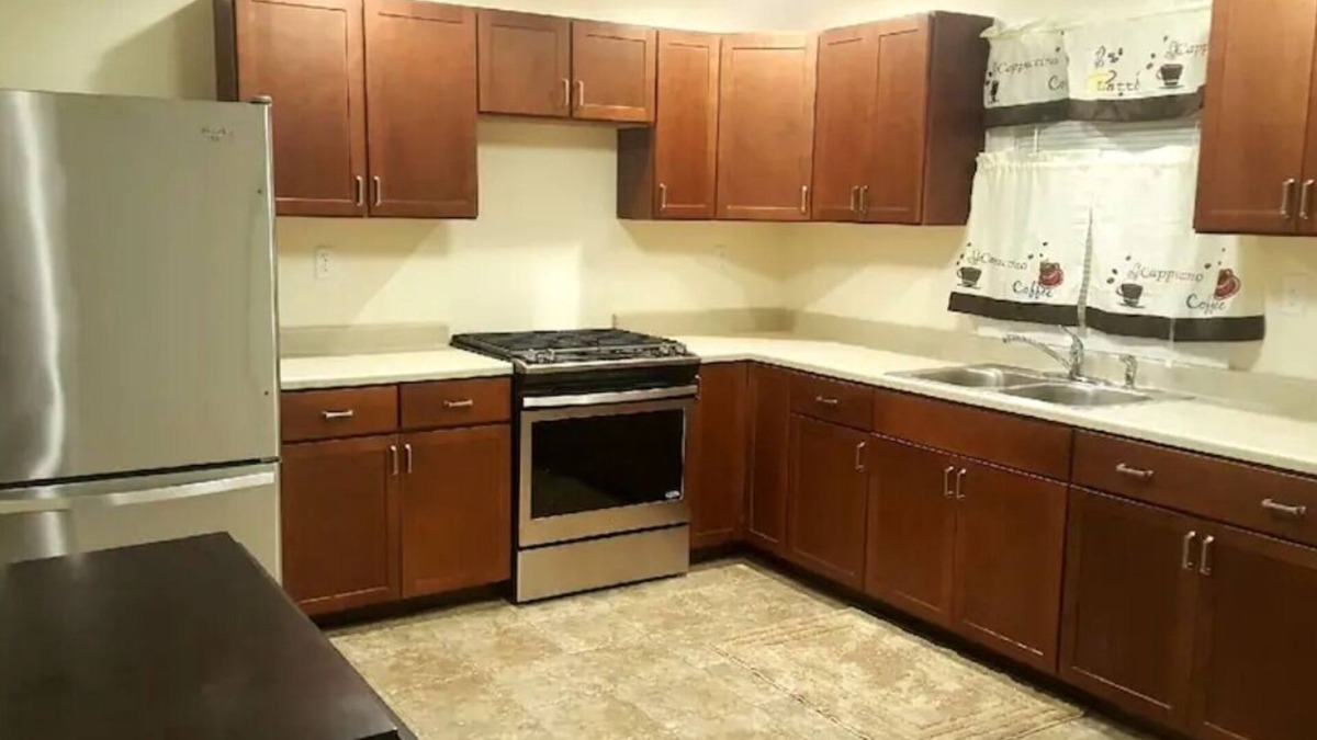 Harrisburg - Hershey House | Cozy 1 bed/1 bath fully furnished ished apartment
