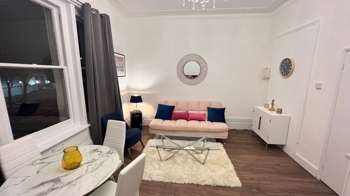 Chiswick Riverside Apartment | Cozy 1 Bed Flat in Chiswick