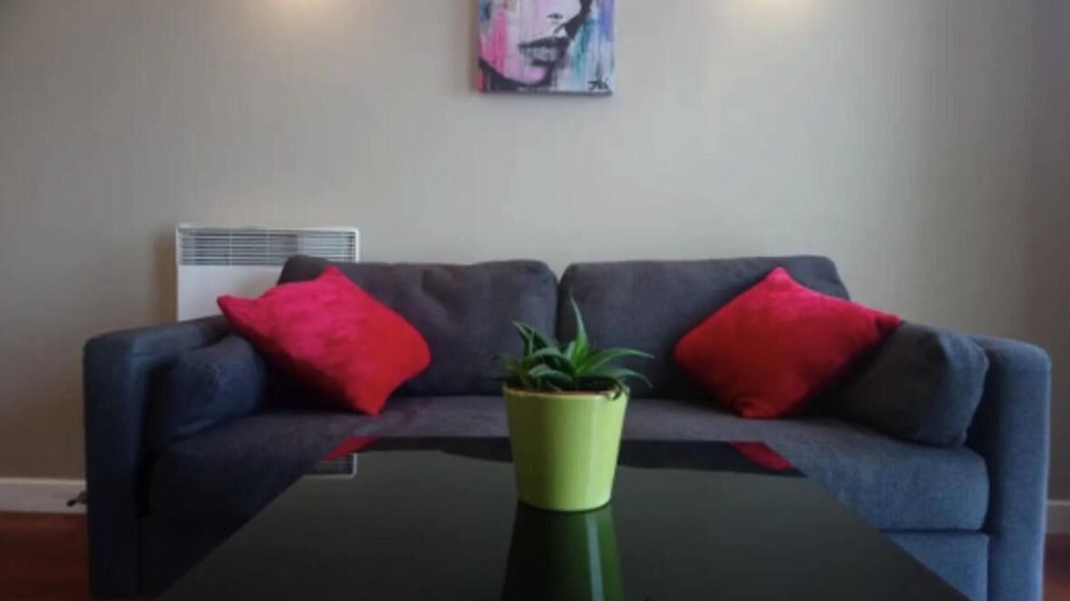 Sheffield Apartment | Cozy 1-Bed Flat near Sheffield Food Festival – Sleeps 5, May Dates Available