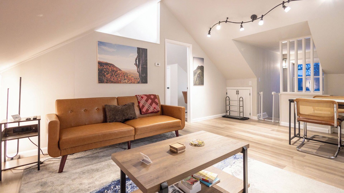 Hawthorne Apartment | Cozy 1 Bed, In-Unit Laundry, Pets, Parking, Fios, Safe, Quiet