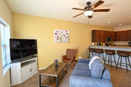 Kutzky Park Apartment | Cozy 1 Bedroom 1 Bathroom Near Mayo Clinic