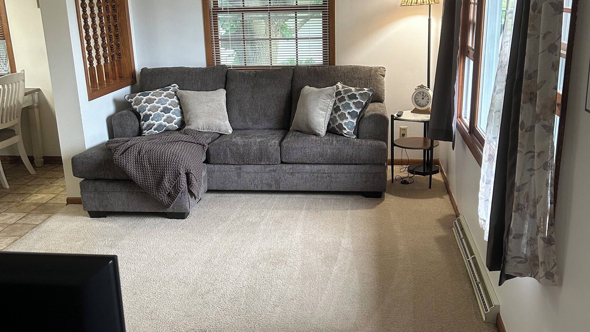 Marshfield Apartment | Cozy 1-bedroom, 1-Office with Queen bed, 1.5- bathroom duplex in Marshfield.
