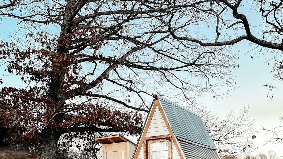 Washington County Cabin | Cozy 1-bedroom A-Frame nestled on a farm overlooking the Blue Ridge Mountains
