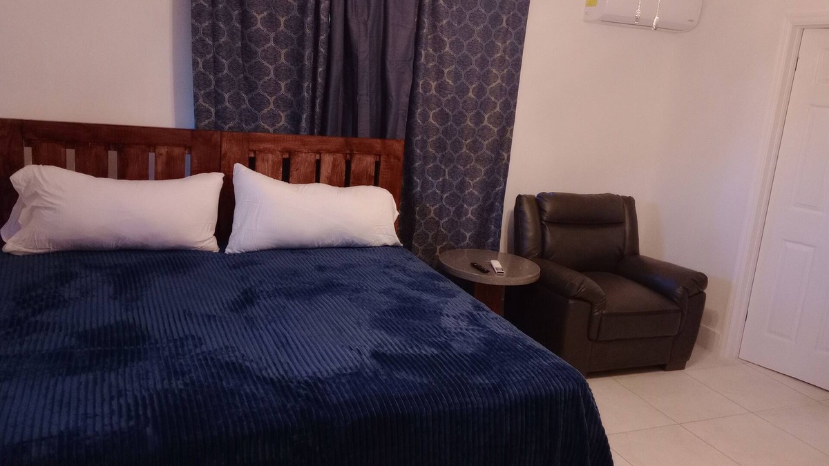 Marsh Harbour Apartment | Cozy 1-bedroom apartment with WiFi, AC in charming Marsh Harbour