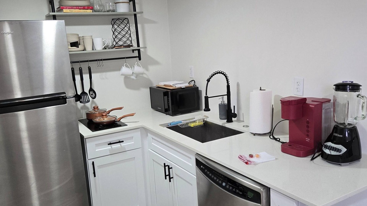 Murray Apartment | Cozy 1-bedroom apartment in wonderful Taylorsville with WiFi, AC