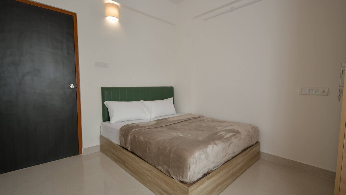 Palm Meadows Apartment | Cozy 1-bedroom apartment in charming Bengaluru with WiFi, AC