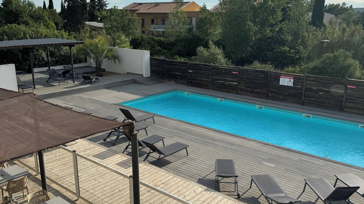 Eguilles Apartment | Cozy 1-bedroom apartment in beautiful Éguilles with AC,POOL