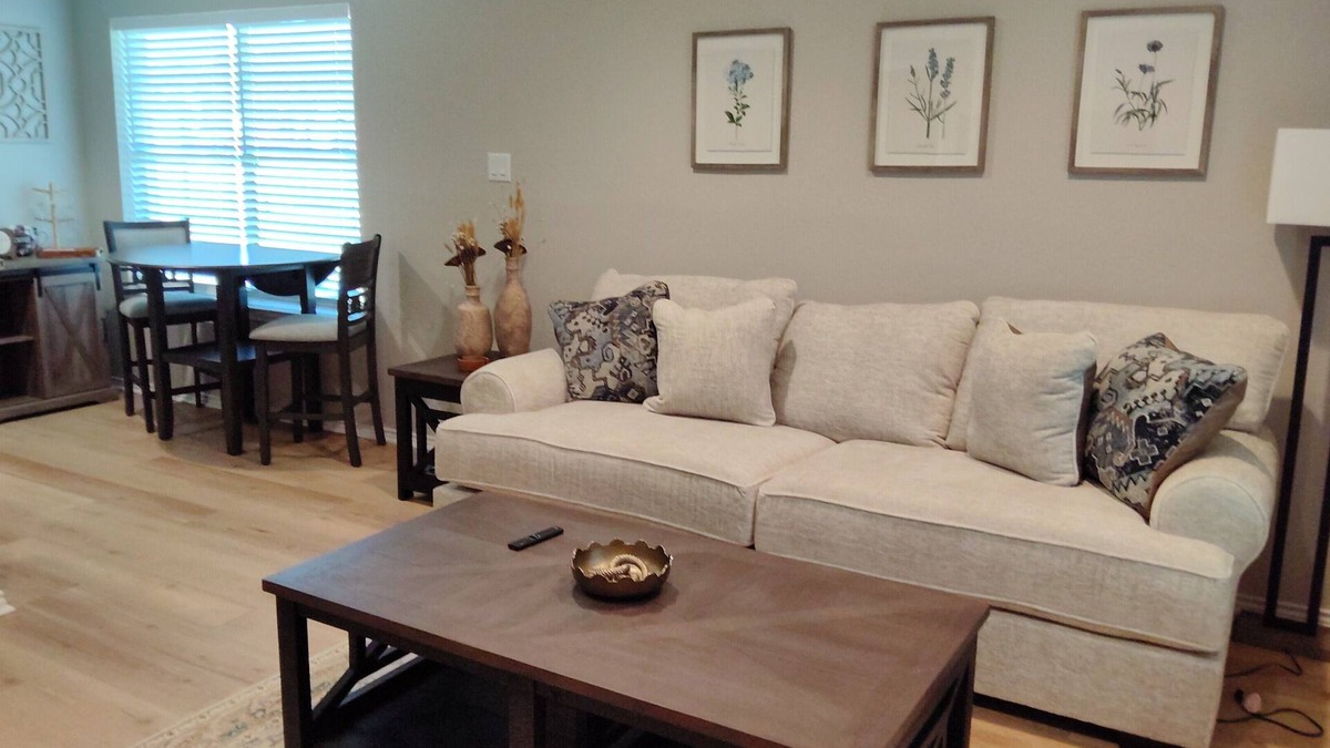 Burleson Apartment | Cozy 1-bedroom apartment with WiFi, AC, located in Old Town Burleson