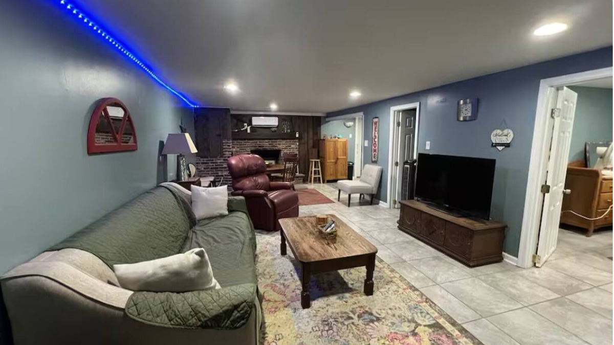 Lansdale Apartment | Cozy 1-bedroom apartment with WiFi, AC in enchanting Lansdale