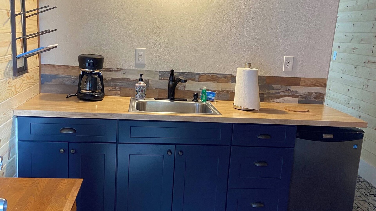 West Portland Park Apartment | Cozy 1-bedroom apartment with KING bed in SW Portland