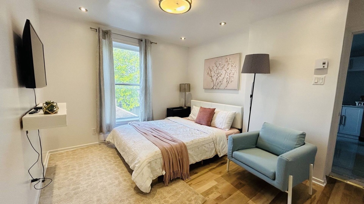 Grimsby Apartment | Cozy 1-Bedroom Apartment in the Heart of Grimsby