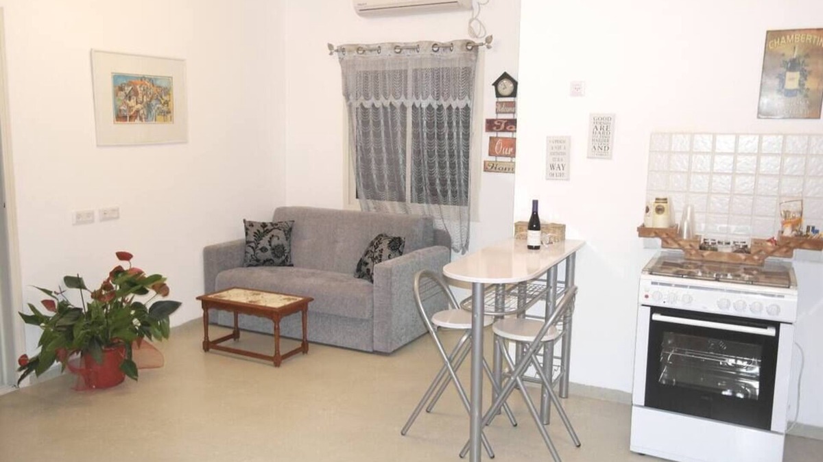 Rehovot Apartment | Cozy 1-bedroom apartment with WiFi, AC in welcoming Rehovot