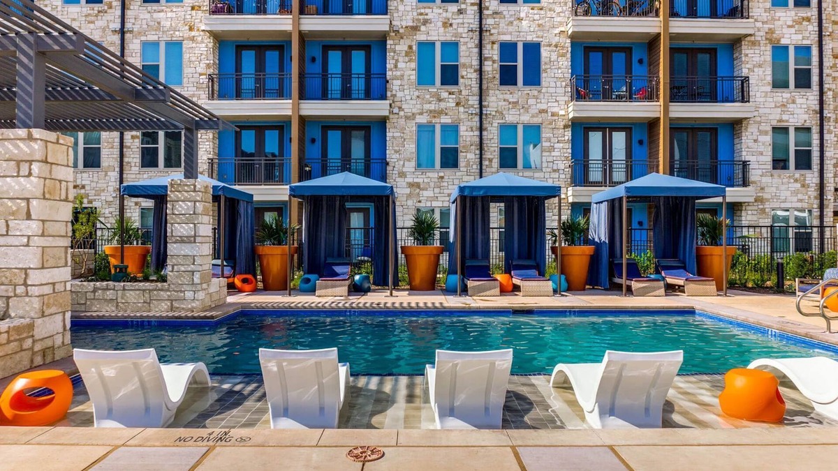 Addison Apartment | Cozy 1-bedroom apartment in delightful Addison with fitness room, WiFi