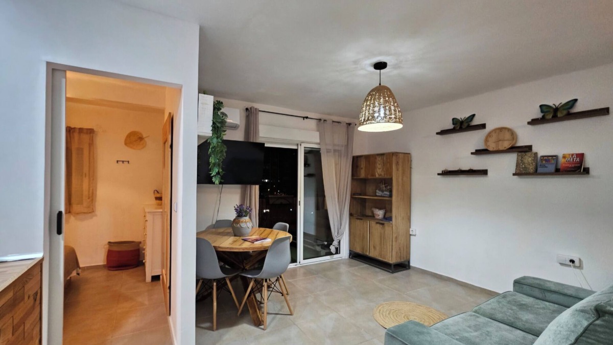 Puig Apartment | Cozy 1-bedroom apartment in lovely VC with WiFi, fitness room