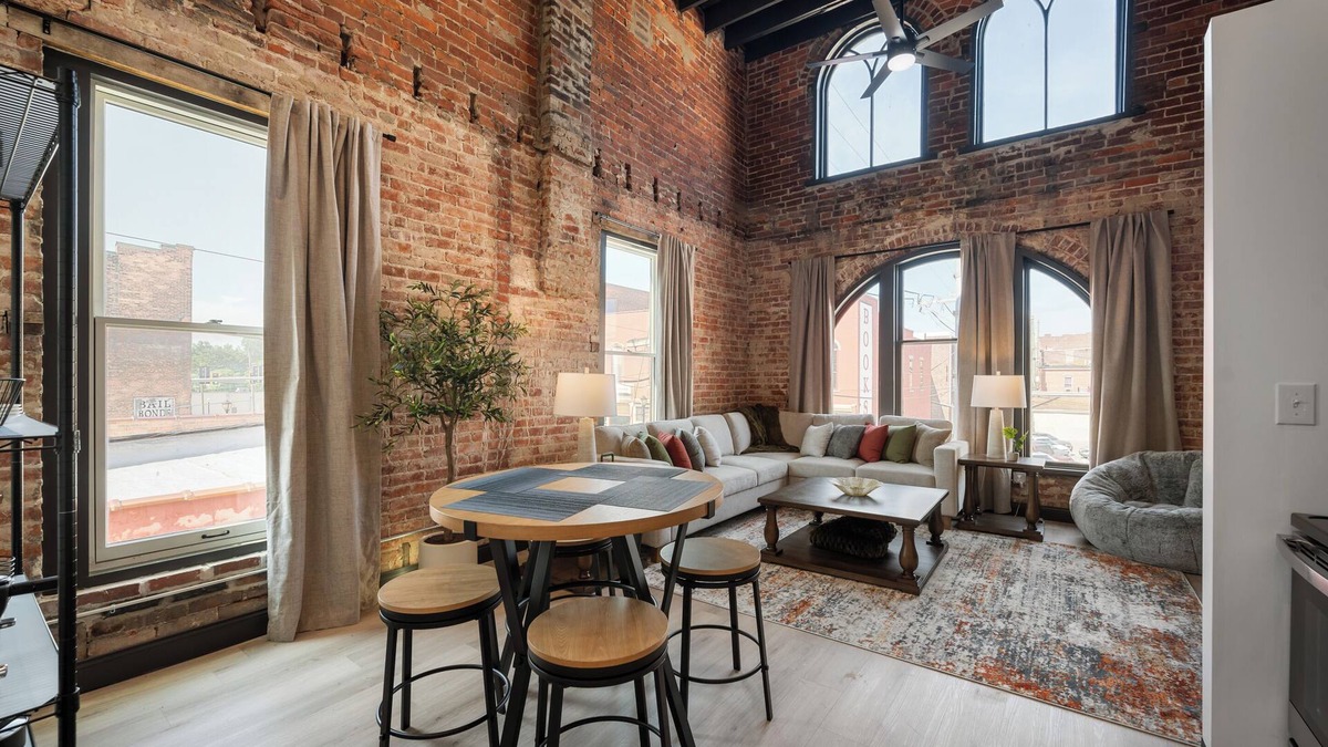 Wabash Apartment | Cozy 1-bedroom apartment in fabulous Wabash with WiFi, AC