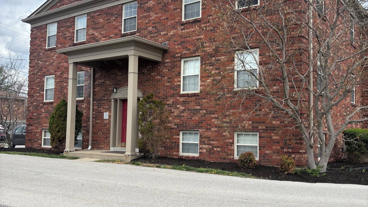 Jeffersontown Condo | Cozy 1-bedroom condo with WiFi, AC in delightful Jeffersontown
