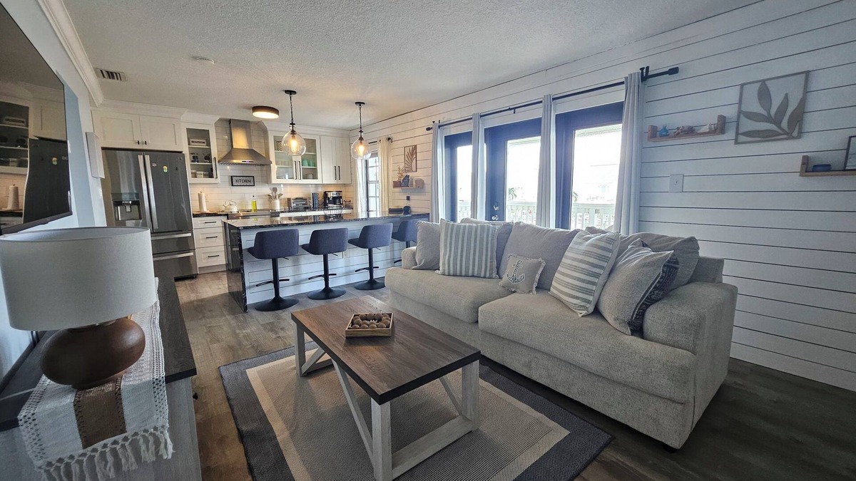 Coquina Key Condo | Cozy 1-bedroom condo in delightful St. Petersburg, quiet gated community.