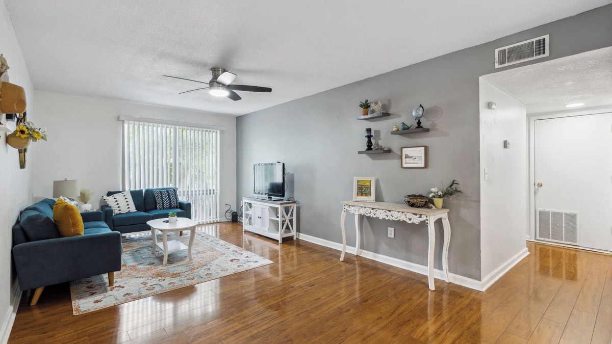 Gainesville Condo | Cozy 1-bedroom condo in next to the hospitals and the university