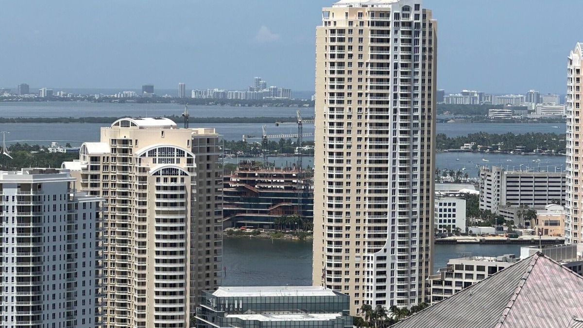Brickell Condo | Cozy 1-bedroom condo in Brickell financial dist. Stunnig views from 42nd floor.