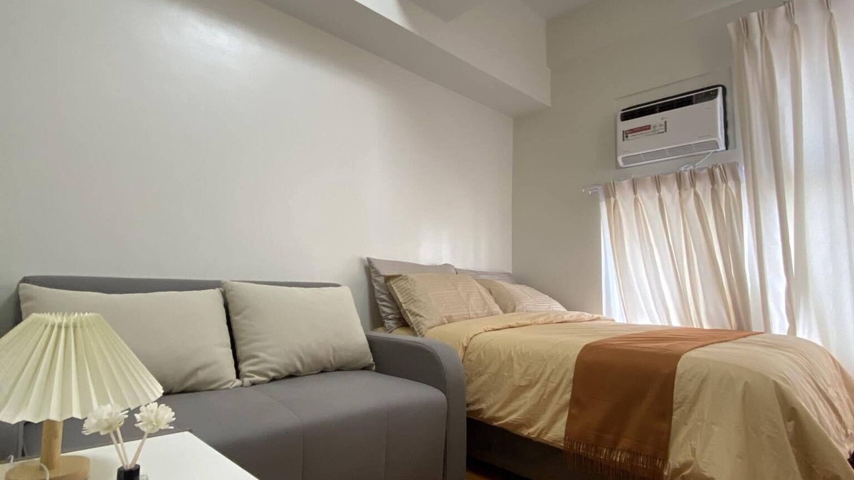 Pio del Pilar Condo | Cozy 1-bedroom condo in beautiful Makati with WiFi, Gym, Game room, Netflix