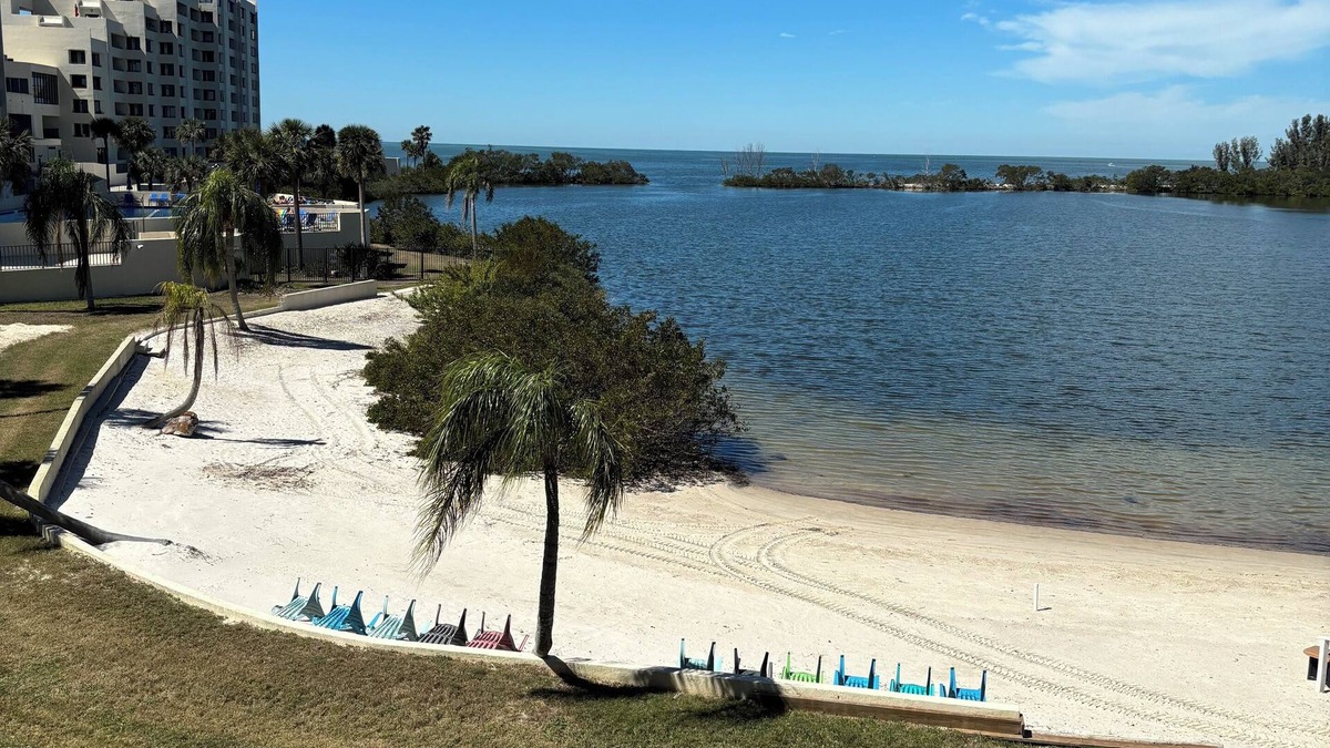 Hudson Beach Pointe Condo | Cozy 1-bedroom condo in Hudson with WiFi, fitness room, private beach & pool