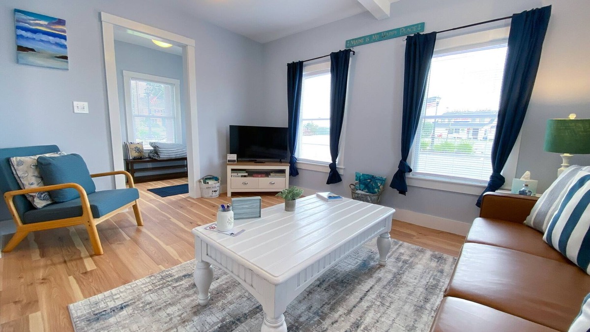 Lincolnville House | Cozy 1 bedroom cottage on Lincolnville Beach