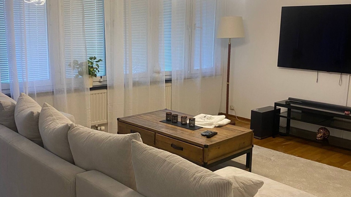 Lundby Apartment | Cozy 1-Bedroom Göteborg Apartment - Central,Tram 6/8,Near Liseberg & Attractions