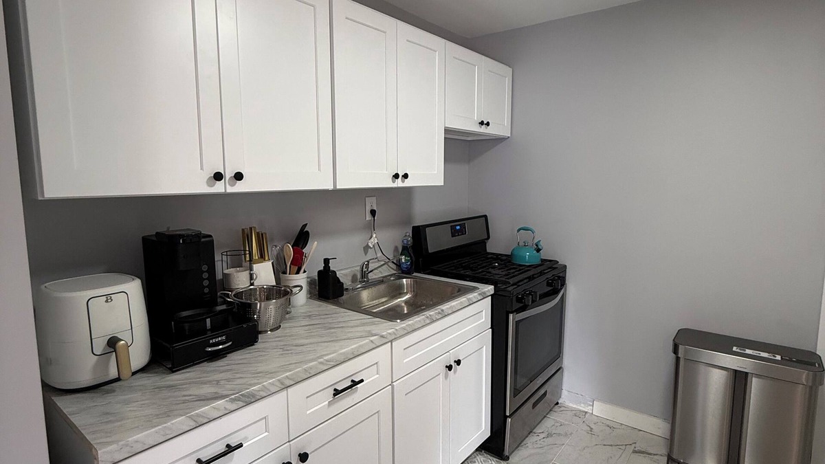 West Trenton Apartment | Cozy 1-Bedroom Hideaway – Comfort & Convenience