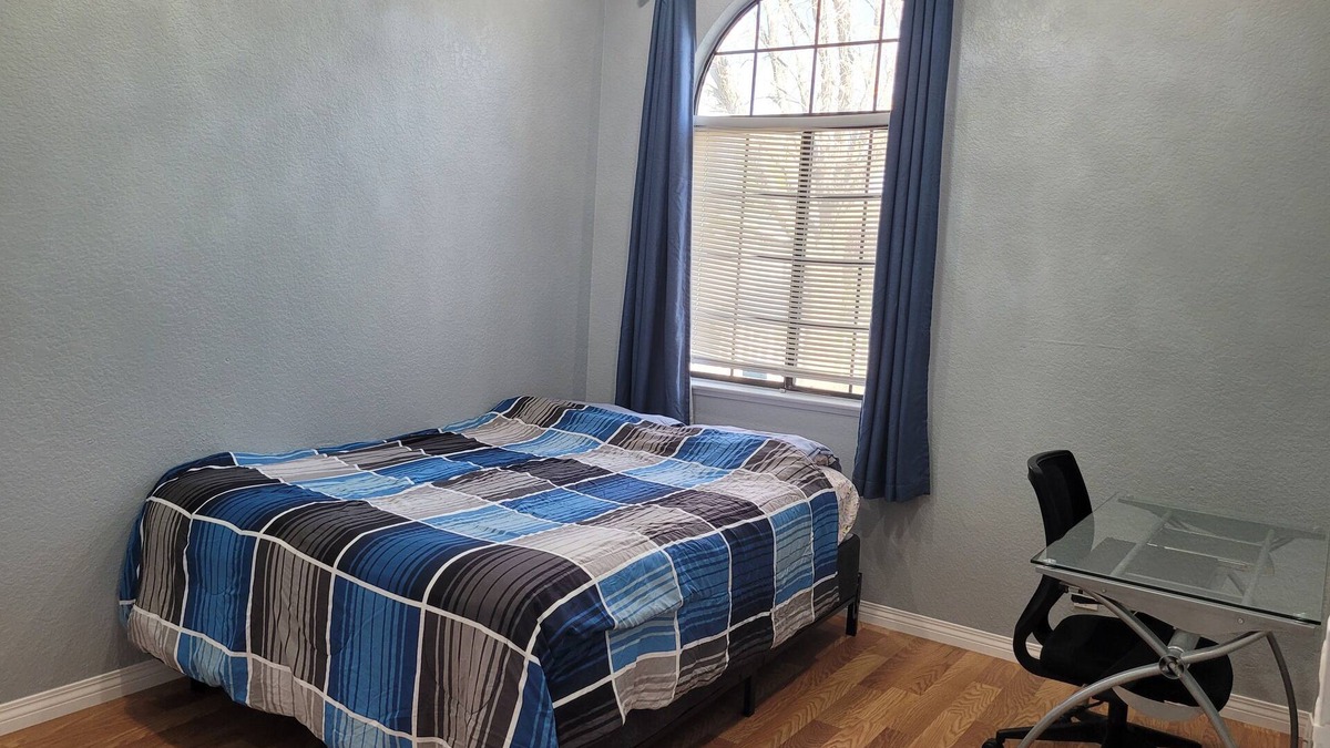 Palmdale House | Cozy 1-bedroom in a family home. Quiet neighborhood!