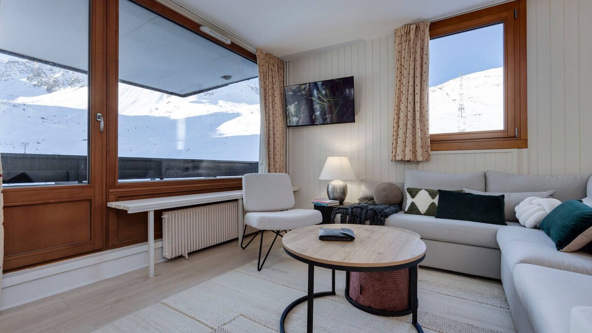 Val Claret Apartment | Cozy 1-bedroom ski-in/out Val Claret, 4 pers, balcony, wifi, near shops