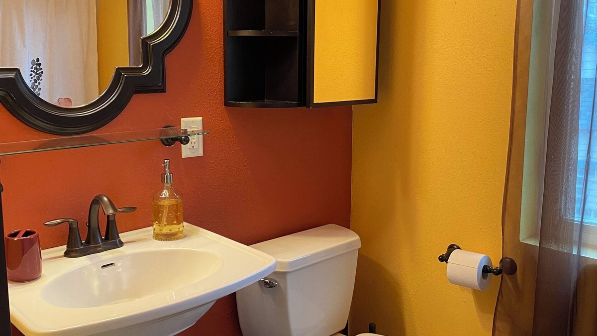 Rose Park Apartment | Cozy 1-bedroom stand alone apartment in fantastic Missoula, MT.!