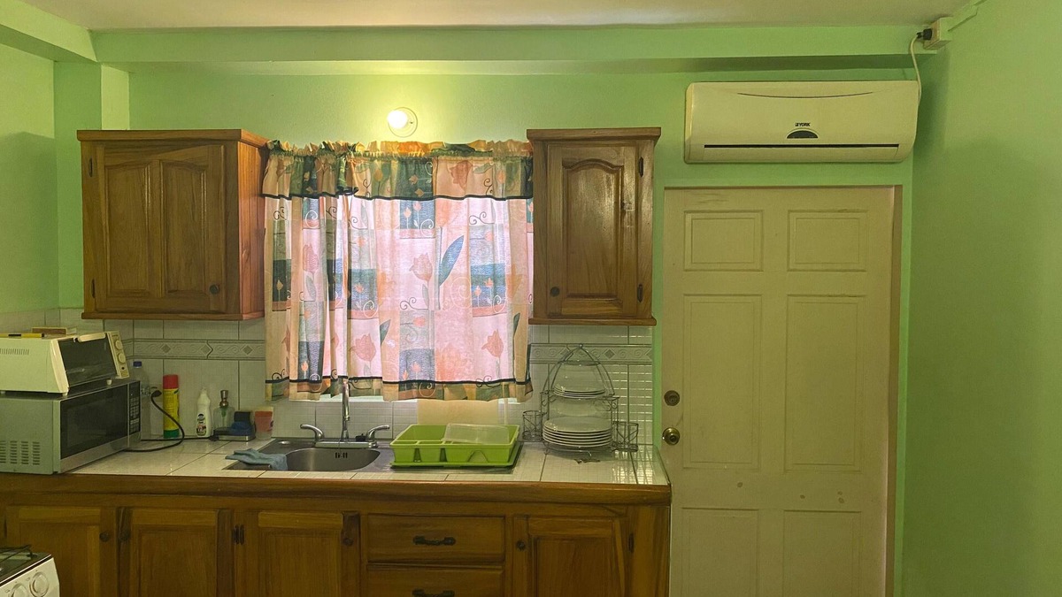 Bon Accord Village House | Cozy 1-bedroom studio apartment in pleasant Bon Accord with WiFi, AC