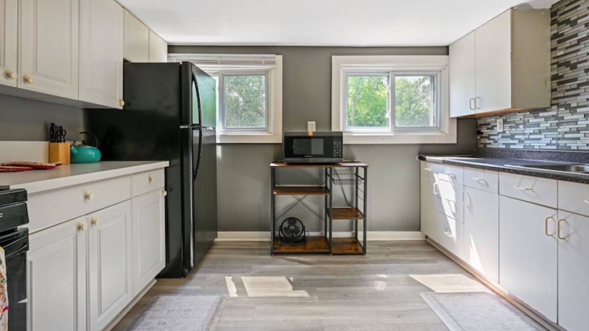West Bloomfield Apartment | Cozy 1-bedroom with WiFi and AC in quaint Keego Harbor