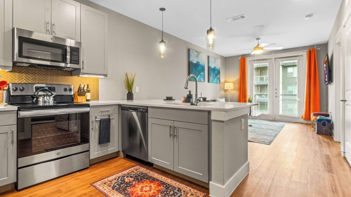 Fort Worth Apartment | Cozy 1-bedroom with Resort style pool in fantastic Fort Worth