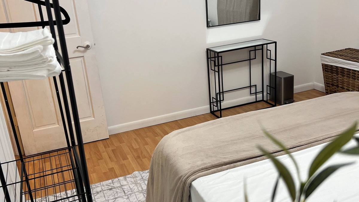 Valley Stream Apartment | Cozy 1-BR apartment in charming Valley Stream and optional car rental on site.