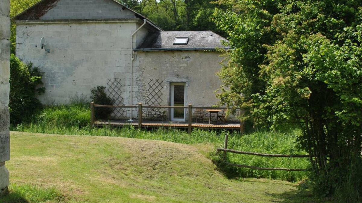 Cheille Cottage | Cozy 19th-Century Cottage with Riverside Terrace, Near Azay-le-Rideau, Modern Amenities Included