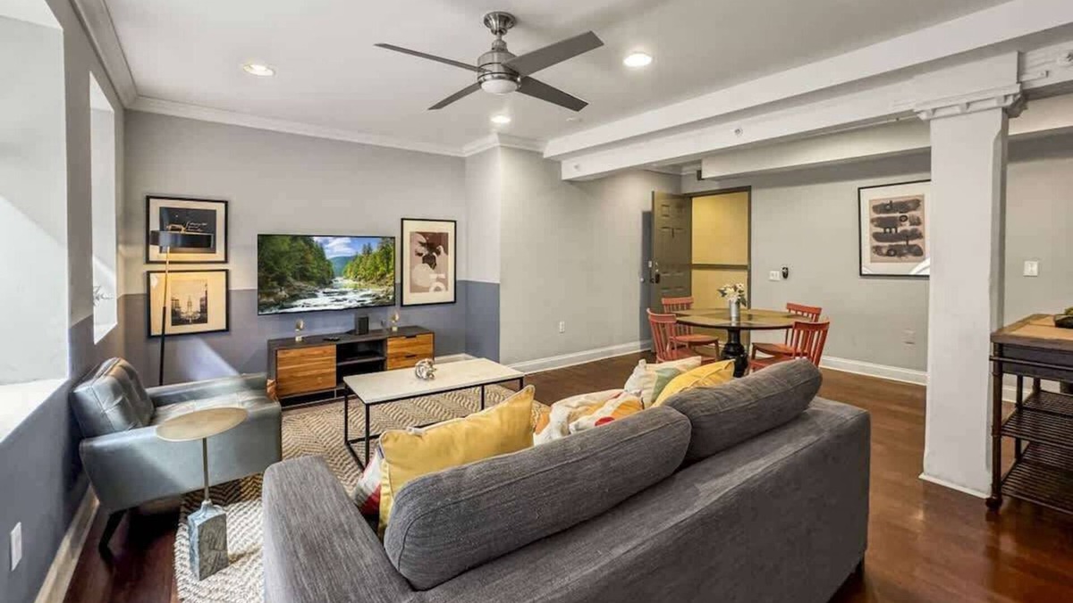 Old City Apartment | Cozy 1BD | Old City | 2 Beds | Independence Hall