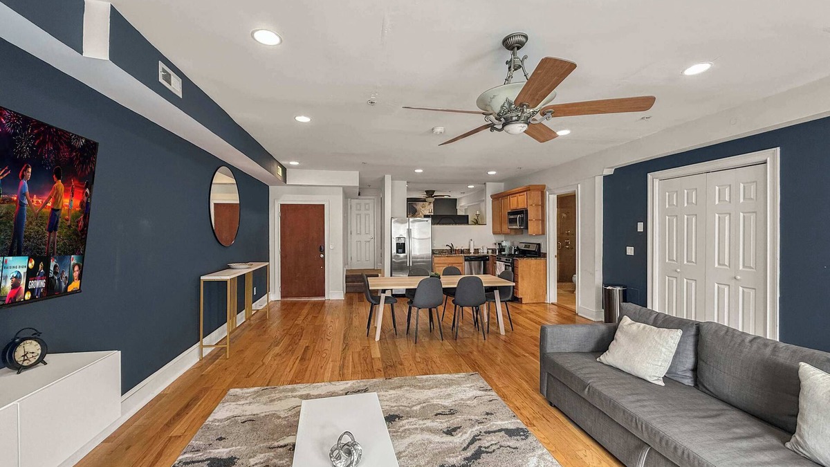 Old City Apartment | Cozy 1BD | Old City | 2Beds | Independence Hall