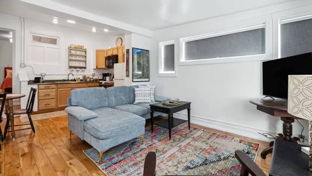 Geneva Apartment | Cozy 1BDR APT in Vibrant Downtown Geneva