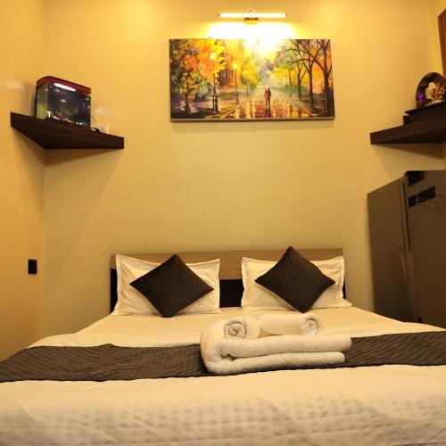 Gomti Nagar Apartment | Cozy 1bhk with Terrace.