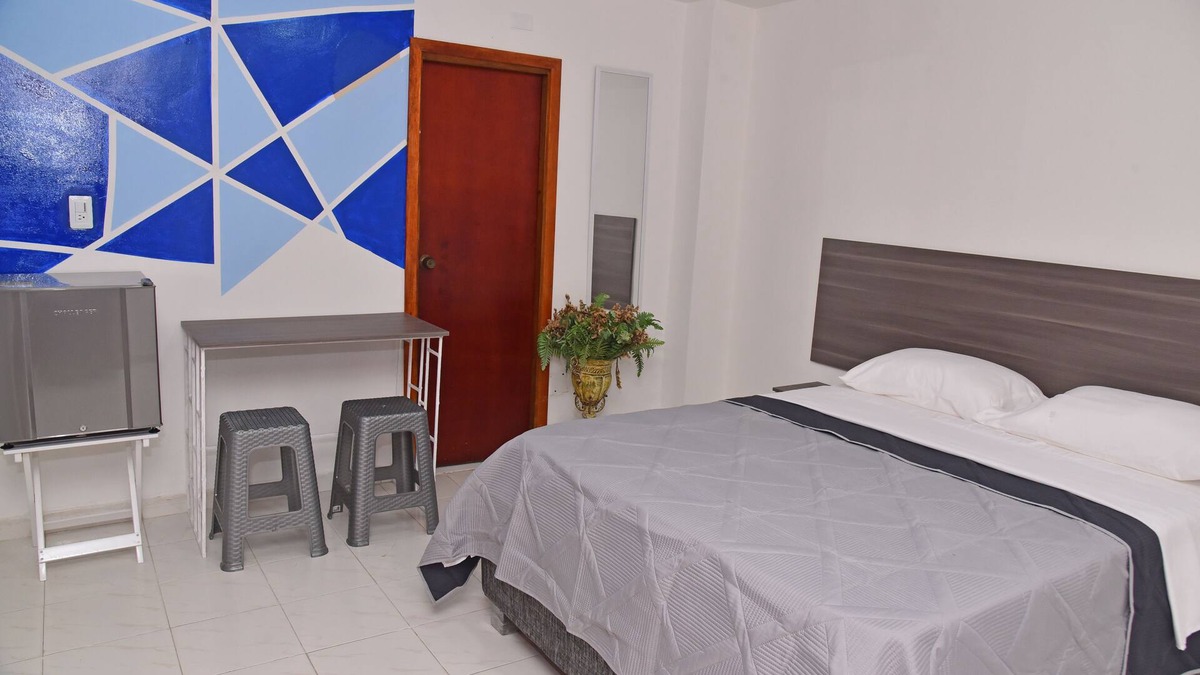 Santa Maria Apartment | Cozy 1BR APT walking distance to Airport & Beach