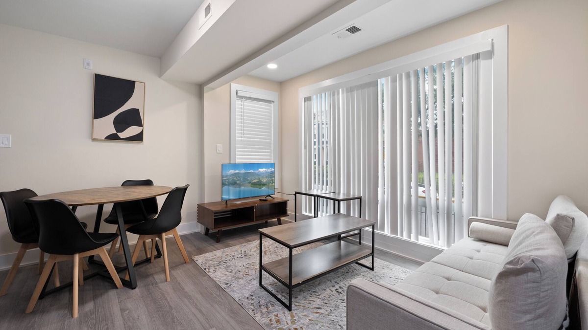 Columbia Heights Apartment | Cozy 1BR Apartment near Metro